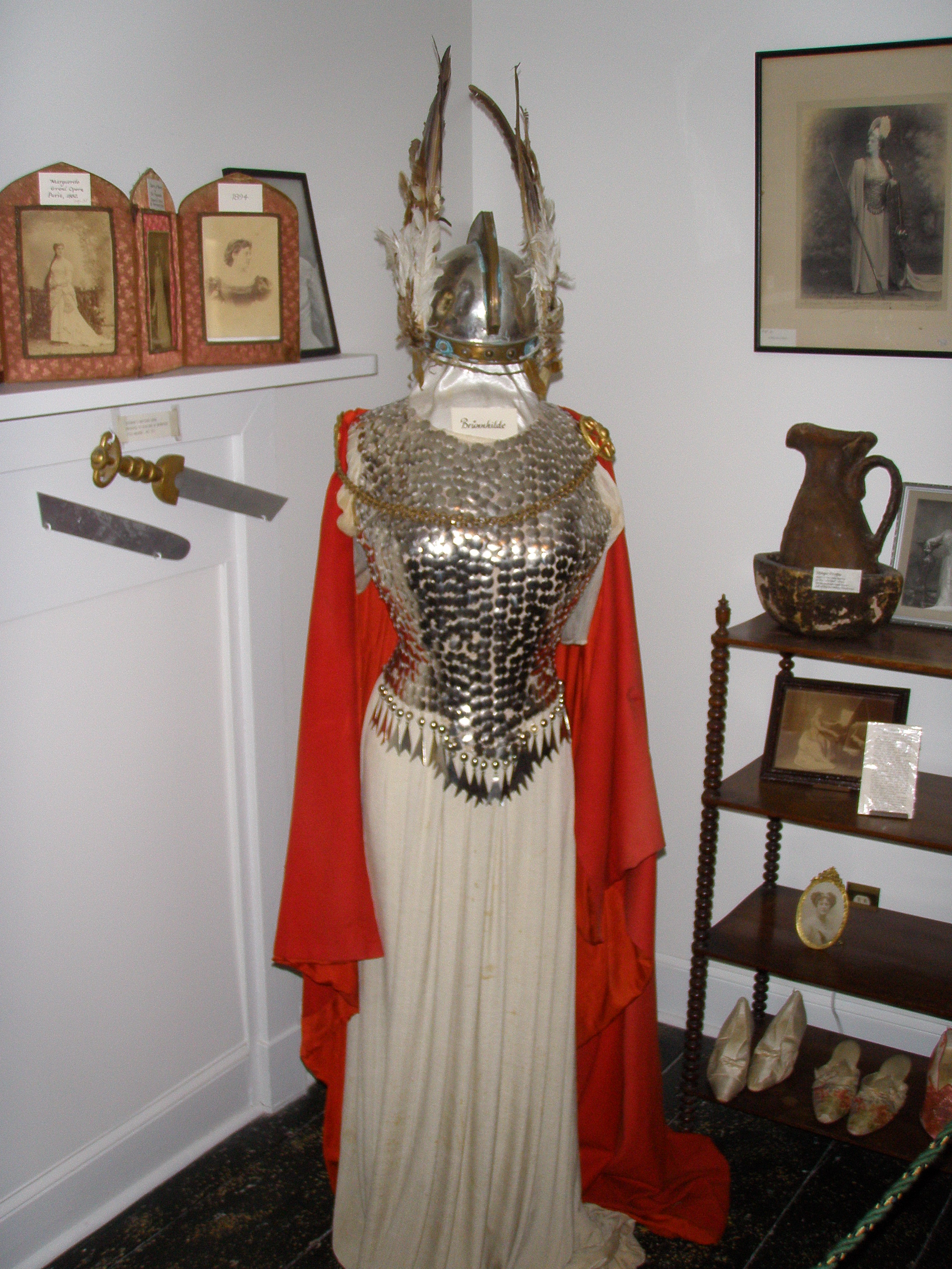 Lillian Nordica costume
